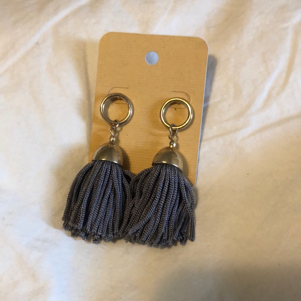 Grey\blue tassel earnings 💋